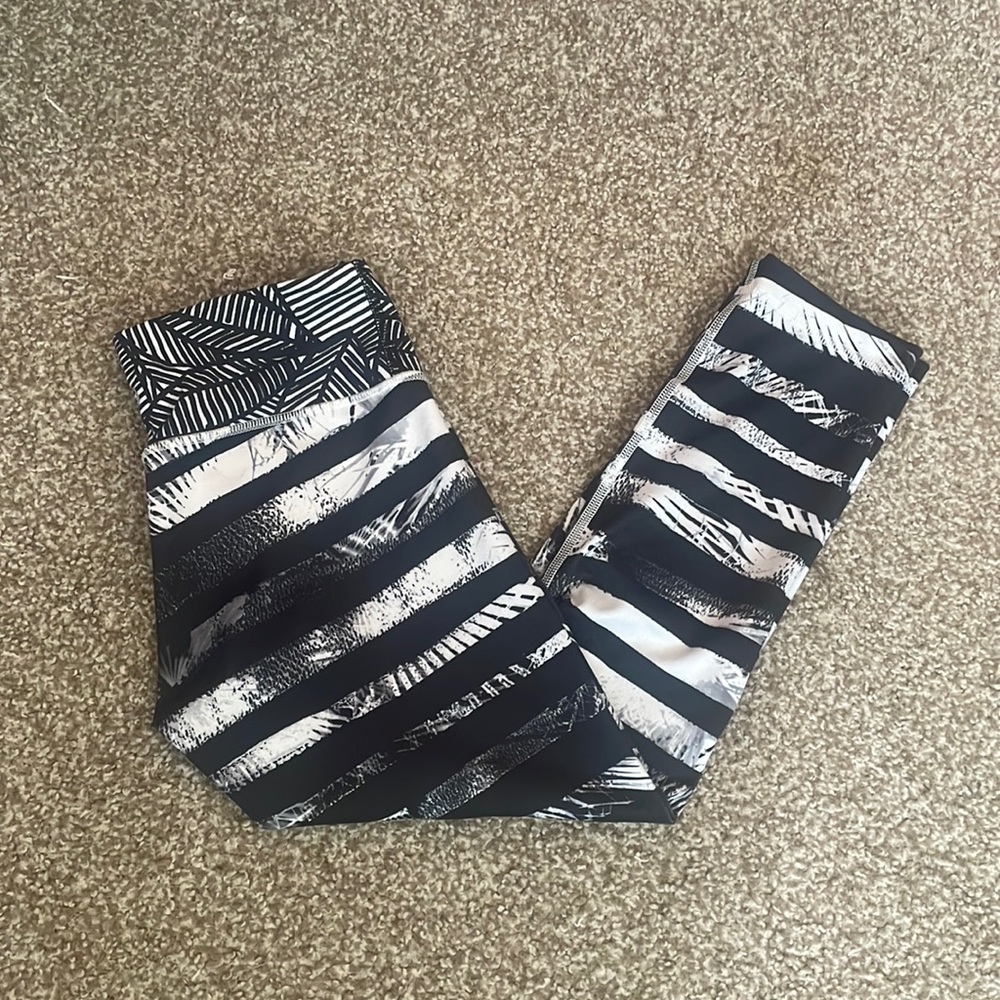 Lululemon Striped Cropped Leggings